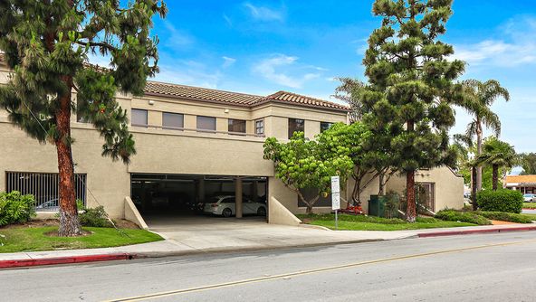 601 W 19th St, Costa Mesa, CA 92627